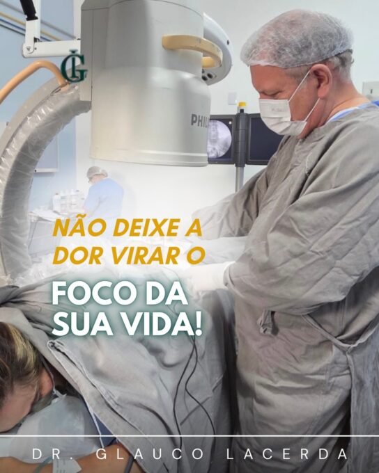 Dr. Glauco Miranda de Lacerda realizando procedimento com fluoroscopia Philips em Macaé
